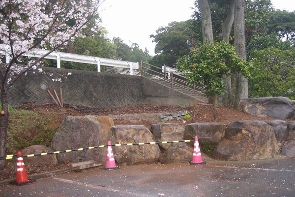 シャクナゲ公園記念碑（長崎・大村市）
